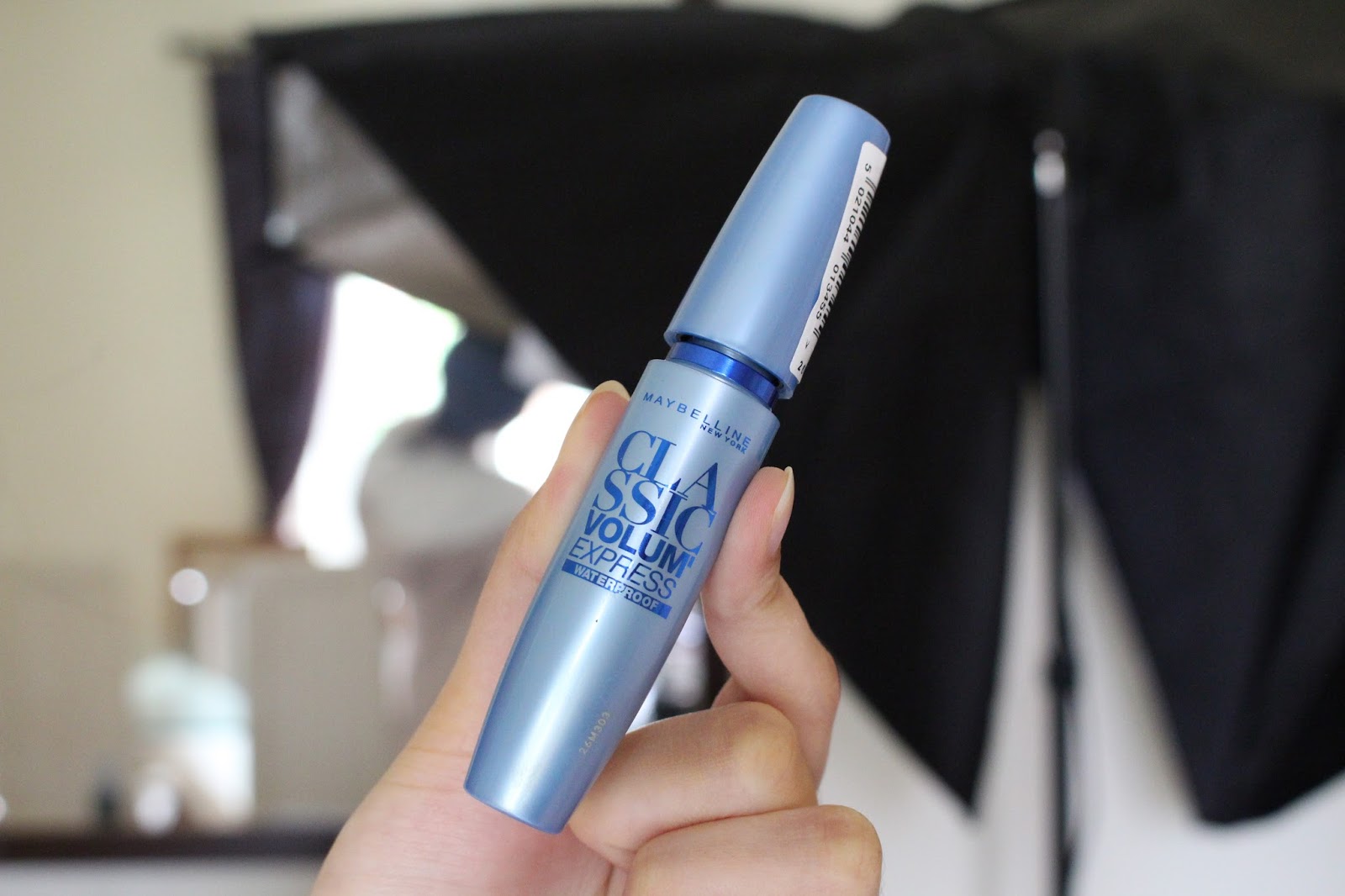 Maybelline Classic Volume Express WATERPROOF Mascara Swatches + Review