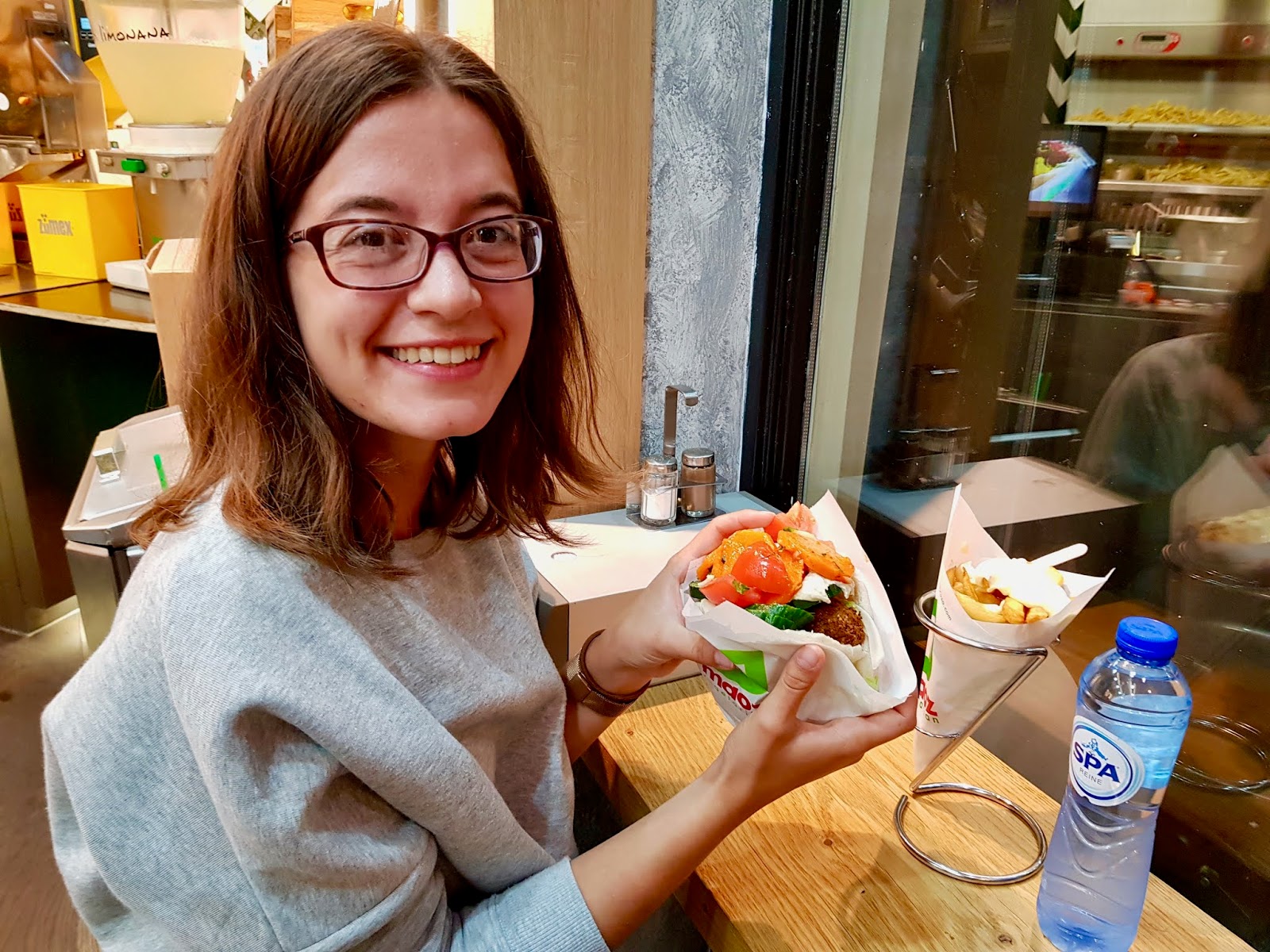 amsterdam vegetarian vegan food sandwich falafel