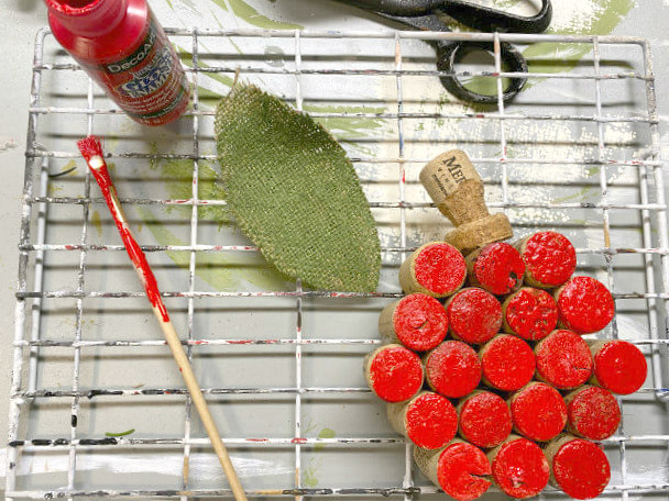 How to Make a Wine Cork Apple for the Teacher