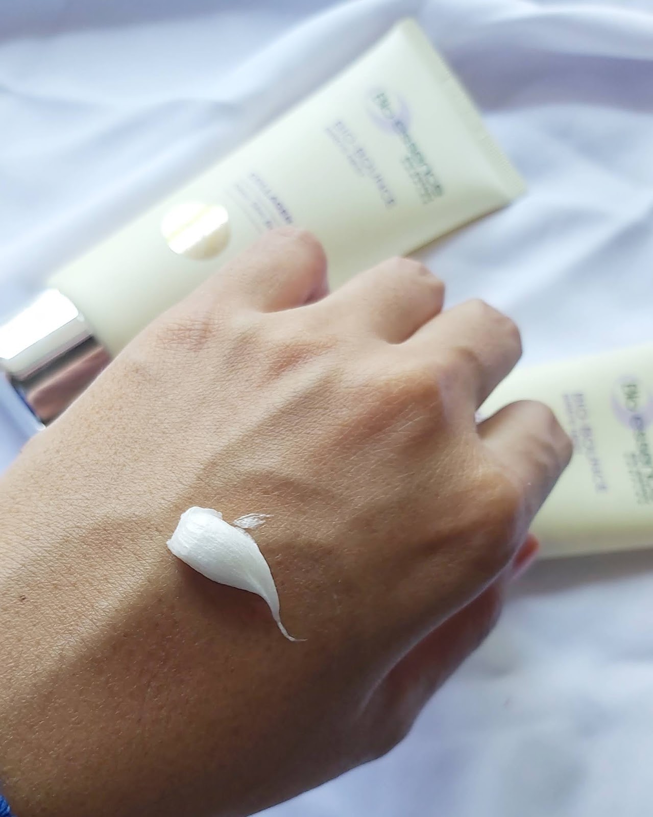 Review Bio Essence Collagen Cleanser dengan Bird's Nest Extract