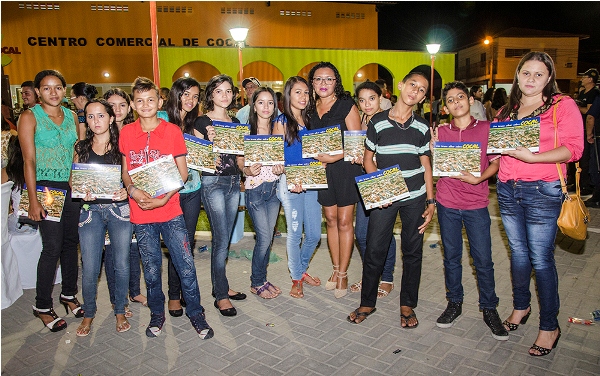 Prefeitura de Cocal inaugura Centro Comercial e praça - Imagem 38