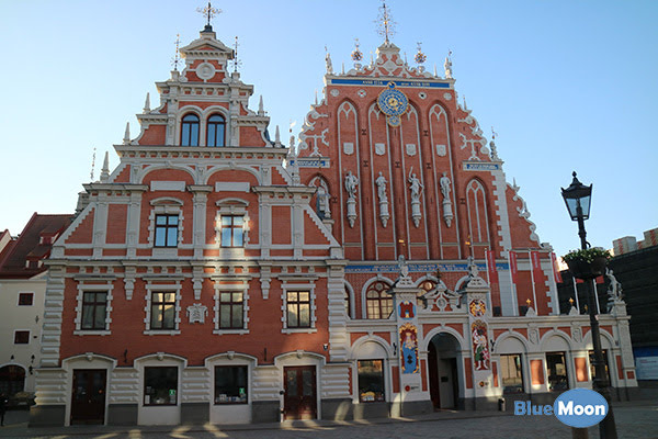 Day Trip In Riga Latvia Blue Moon Travel Blog Self Travel Backpack One Day Trip