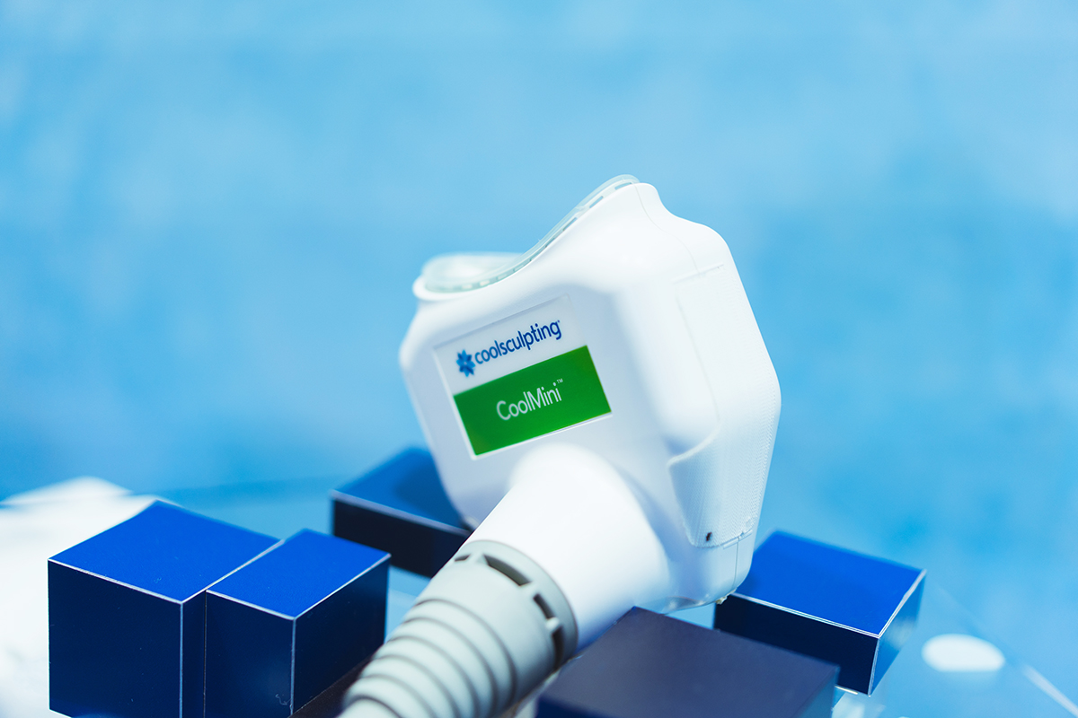 05-消除雙下巴不一定要手術打針 冷凍溶脂雙下巴探頭上市了 雙下巴成因雙雙下巴消脂針冷凍溶脂雙下巴探頭推薦醫美林亮辰皮膚專科診所林亮辰醫師.txt