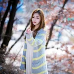 Pretty Yu Jin In Outdoors Photo Shoot Foto 26