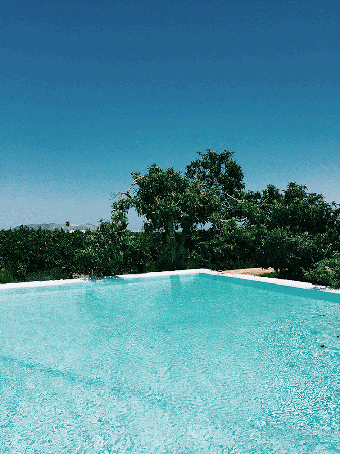 antes-despues-piscina-pintura-blanca-decoracion-verano-piscinas