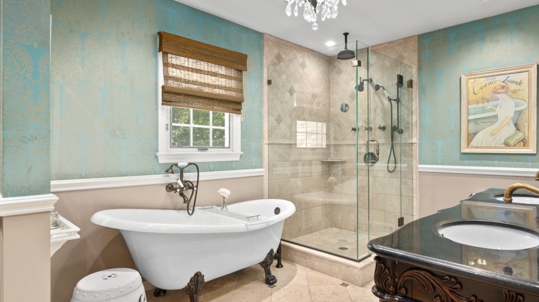 39 Interior Design Photos vs. 165 High Point Ln, Fairfield, CT Luxury Home Tour
