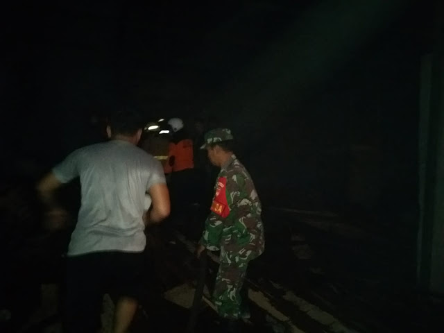 Gudang Kayu di Kalijambe Terbakar, Kerugian Ditaksir Rp 30 Juta Rupiah Gudang Kayu di Kalijambe Terbakar, Kerugian Ditaksir Rp 30 Juta Rupiah