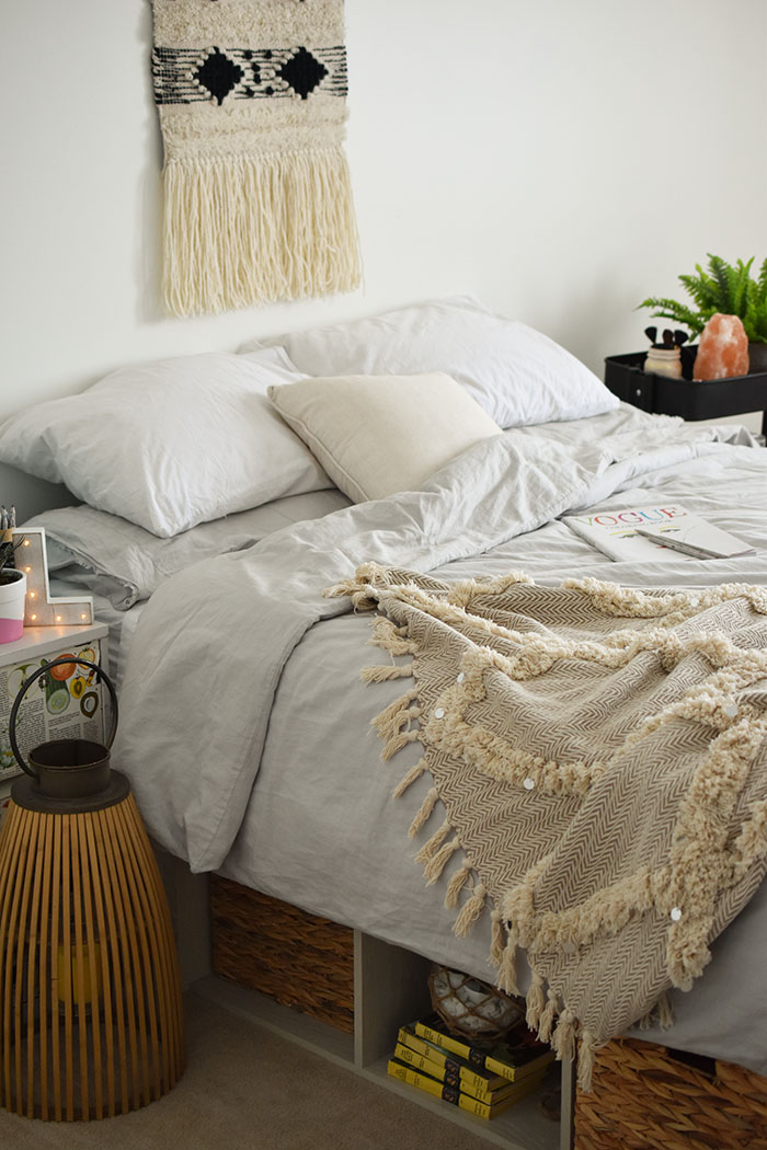Woman In Real Life Teen Girl Boho Neutral Bedroom Ideas With A Platform Bed