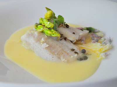 Zander mit Aligot und Spargel auf Absinthsauce