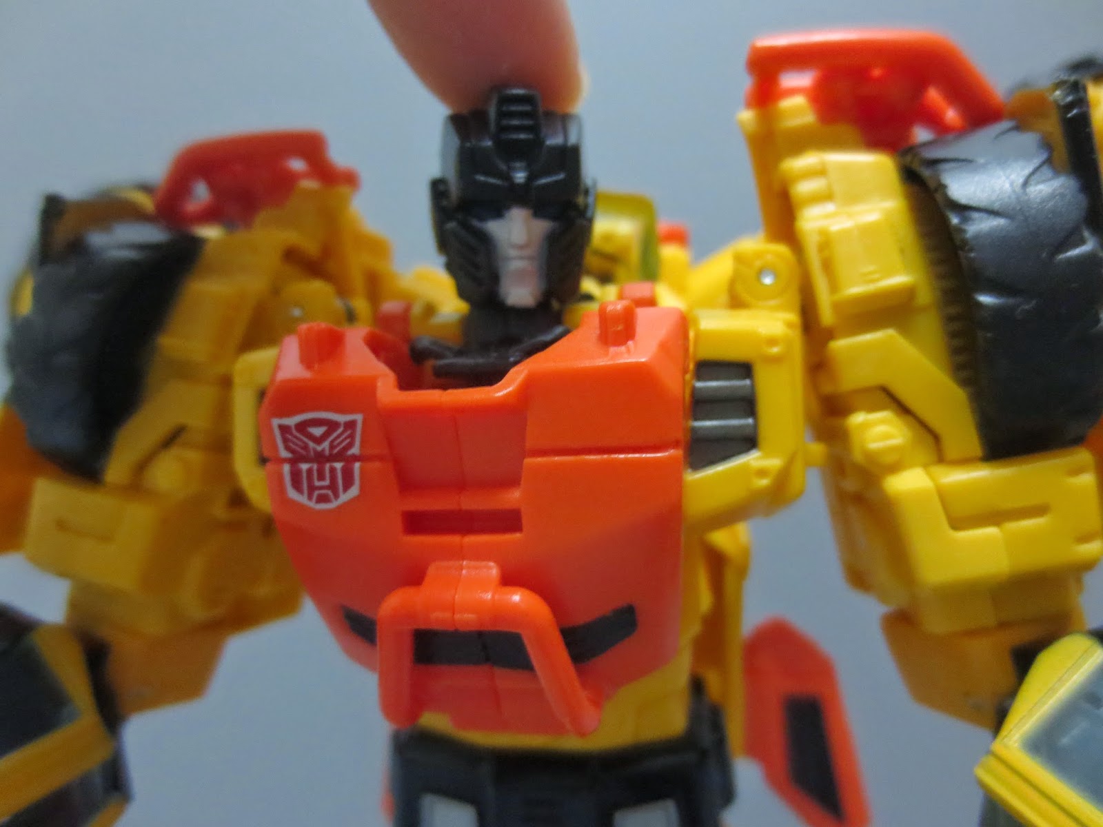 BoYs Will bE bOys: Hasbro Transformers Generation: Sandstorm