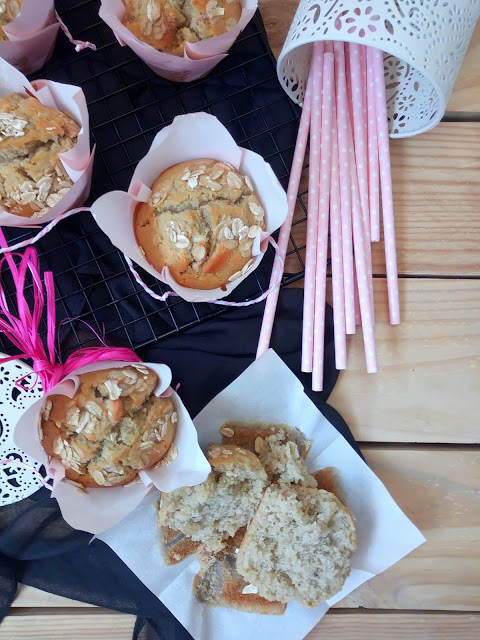 Receta de muffins de coco y plátano. Aprovechamiento, reciclaje, coconut, banana, desayuno, merienda, postre, breakfast recipe Horno Cuca