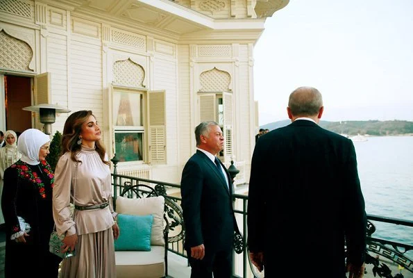 King Abdullah and Queen Rania met with President Recep Tayyip Erdogan and his wife Emine Erdogan