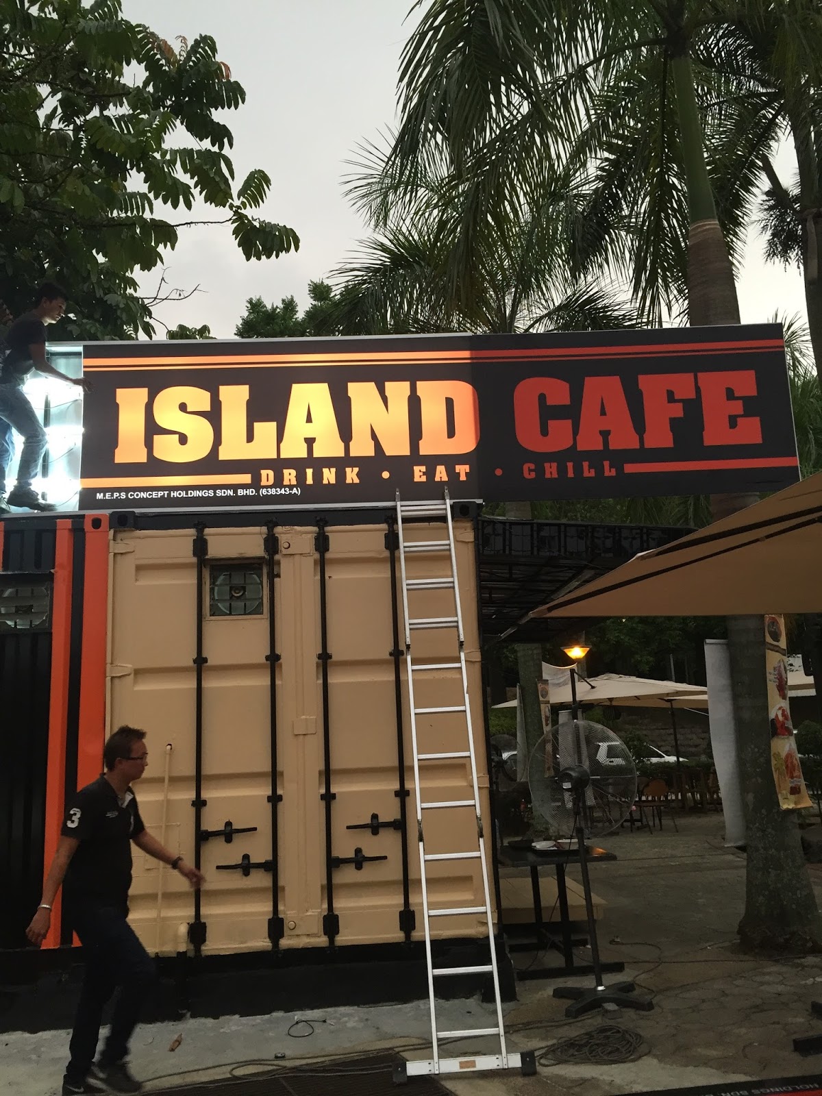 Signboard Murah PEMASANGAN LED LIGHTBOX Islan Cafe R&R Jejantas