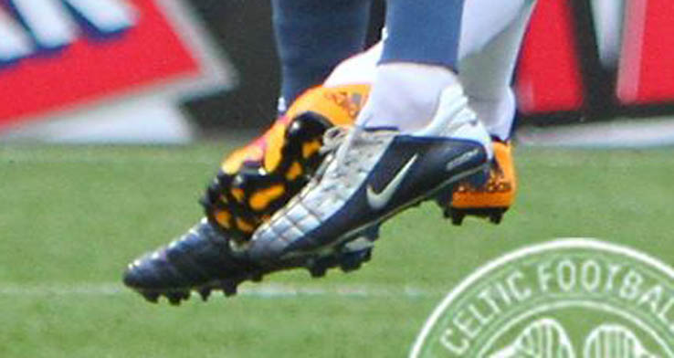 Fast 15 Jahre Alte Nike Fussballschuhe In Celtic Pokalspiel Entdeckt Nur Fussball