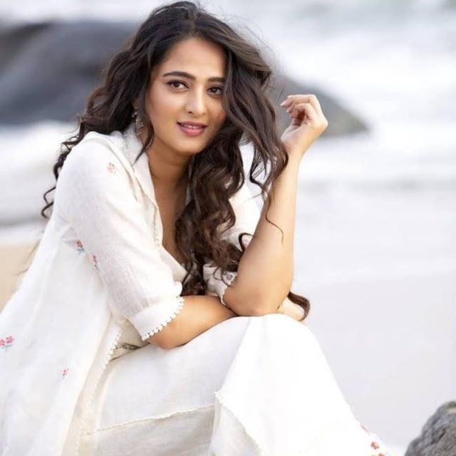 Anushka Shetty Hot HD Photos, hd wallpaper for android mobile download, actress hd photos