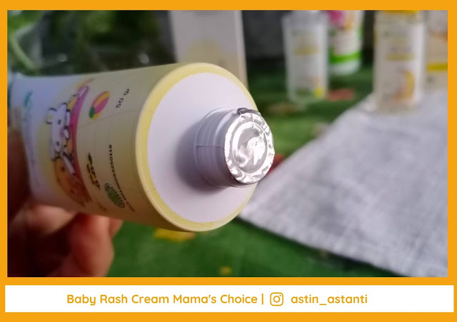 Memberikan Salep Biang Keringat Baby Rash Cream Mama's Choice saat Anak Mengalami Biang Keringat