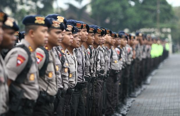 Tulisan Dahlian: Foto Polisi Ganteng Yang Sering di Salahgunakan Banyak