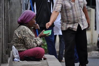 Tidak Akan Rugi, 7 Janji Allah Untuk Orang yang Rajin Sedekah