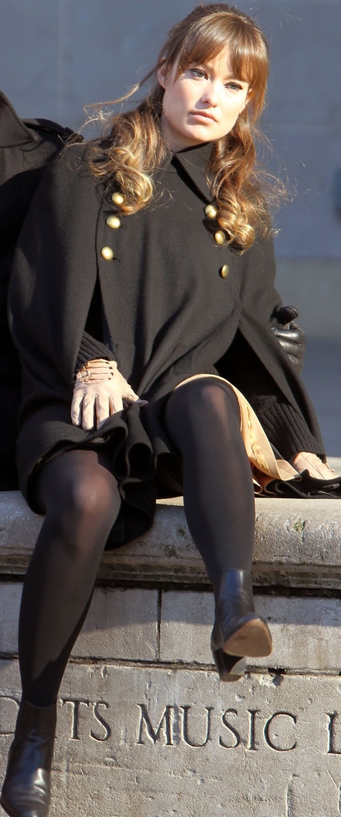 Celebrity Legs and Feet in Tights: Olivia Wilde`s Legs and Feet in
