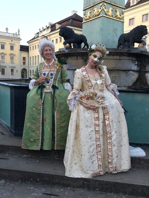  Foto zu Maskenball im Schloss begeistert... 