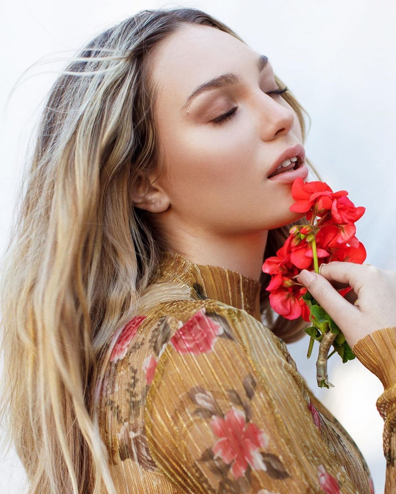Maddie Ziegler – Photoshoot February 2020
