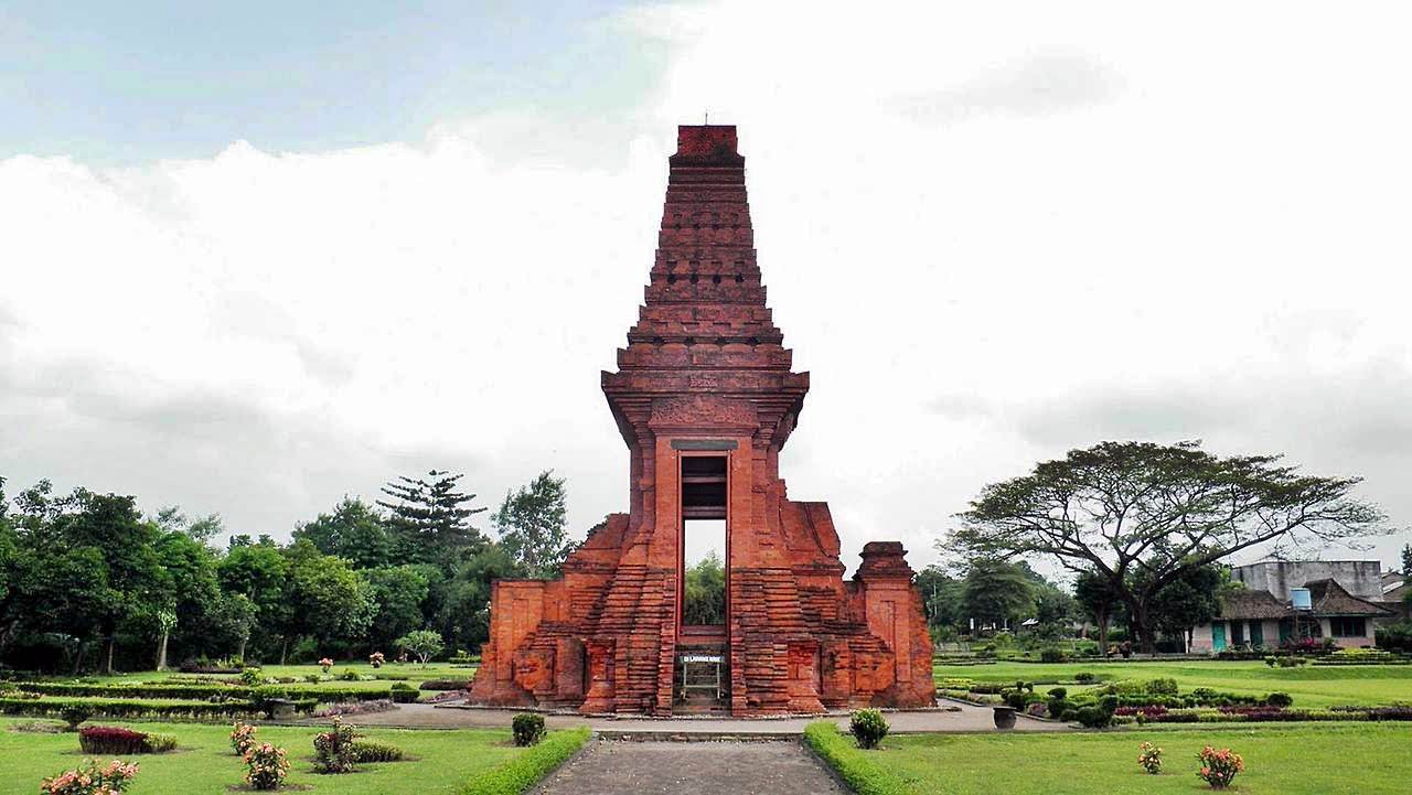 Candi Bajang Ratu, Sepenggal Kenangan Majapahit | KANGEN DESA