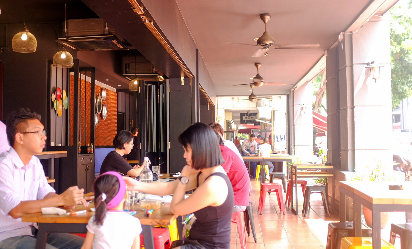 Kepochi, Jemi Cafe & Monkey Bar Taman Desa