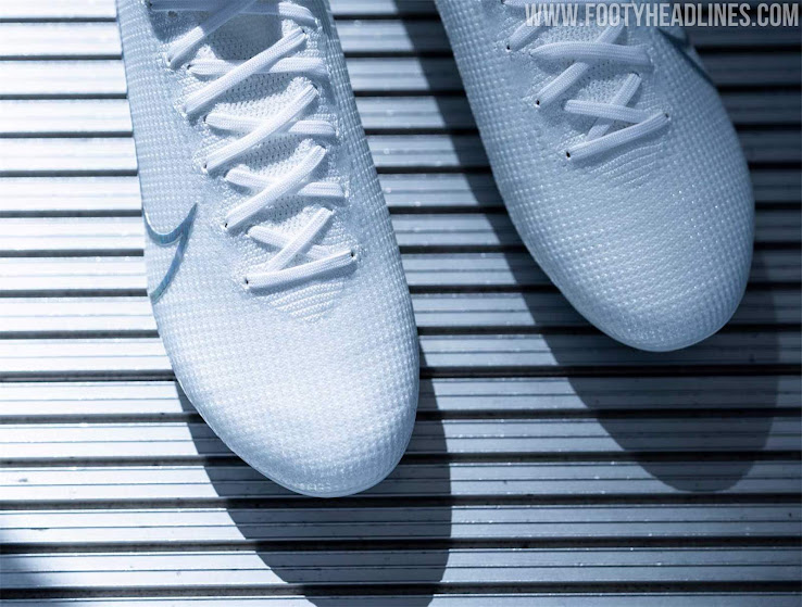 nike nuovo white