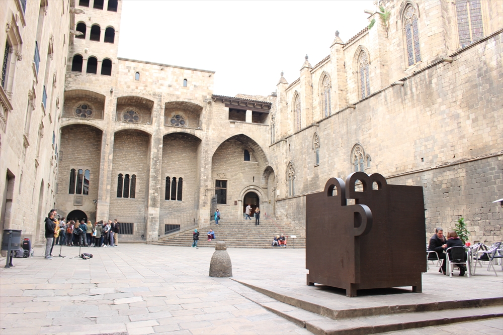 バルセロナの旅を楽しむ 王の広場 Place Del Rei スペインの大航海時代の大切な広場です