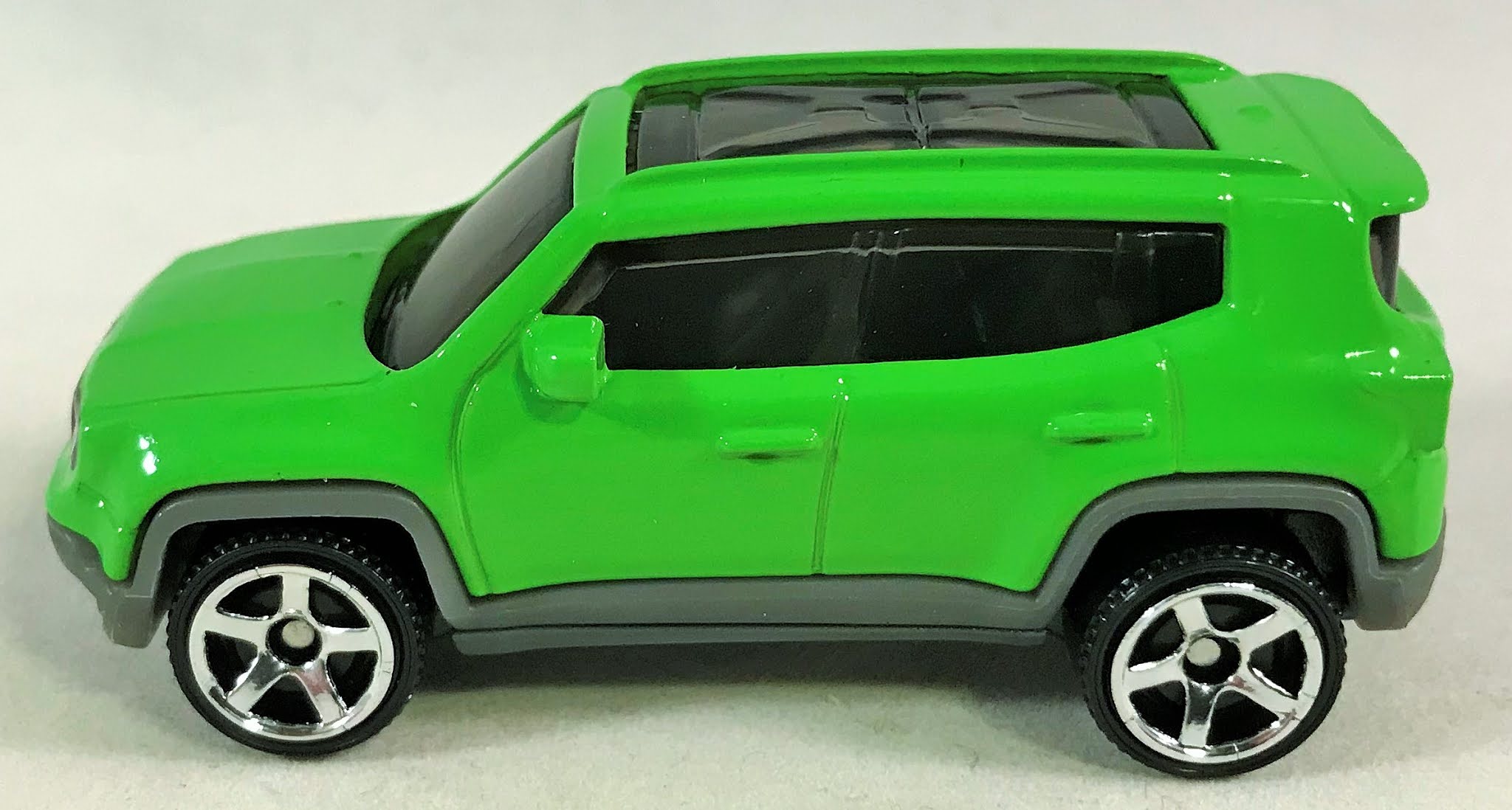 Random Toy Reviews Matchbox Monday 2020 001/100 2019 Jeep Renegade