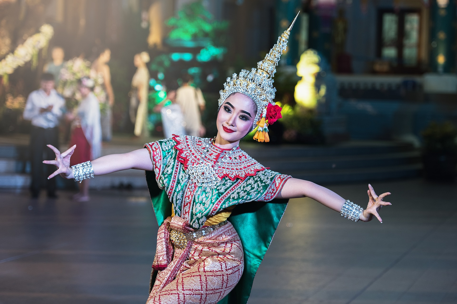 Jaipong merupakan jenis tari tunggal yang berasal dari daerah