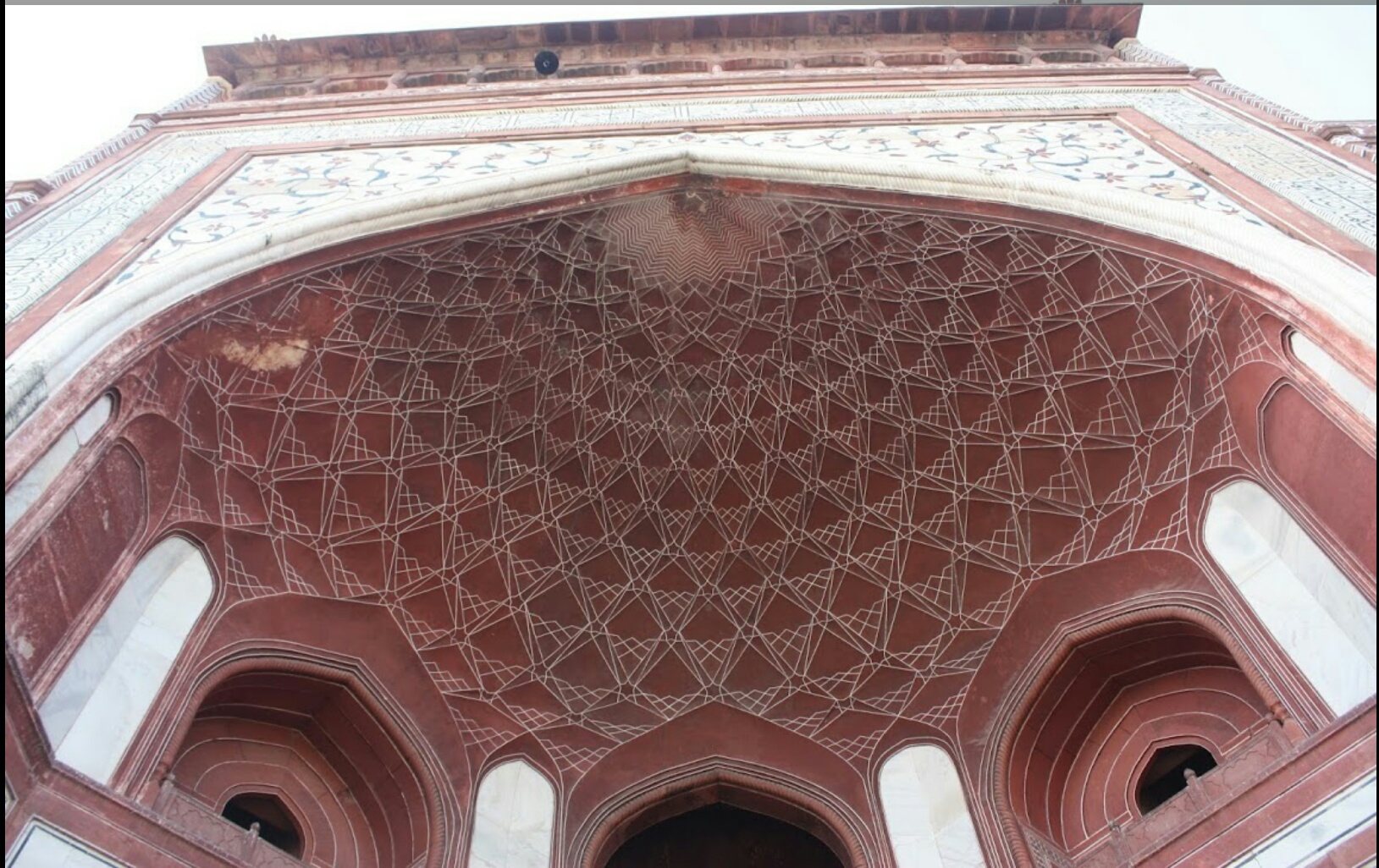 Great Gate Tajmahal cnn80