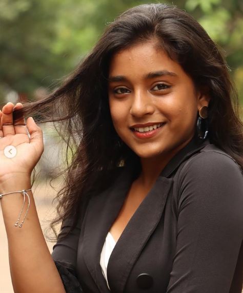 Sumbul Touqeer Khan - (imli - Real Name Sumbul Touqeer Khan)