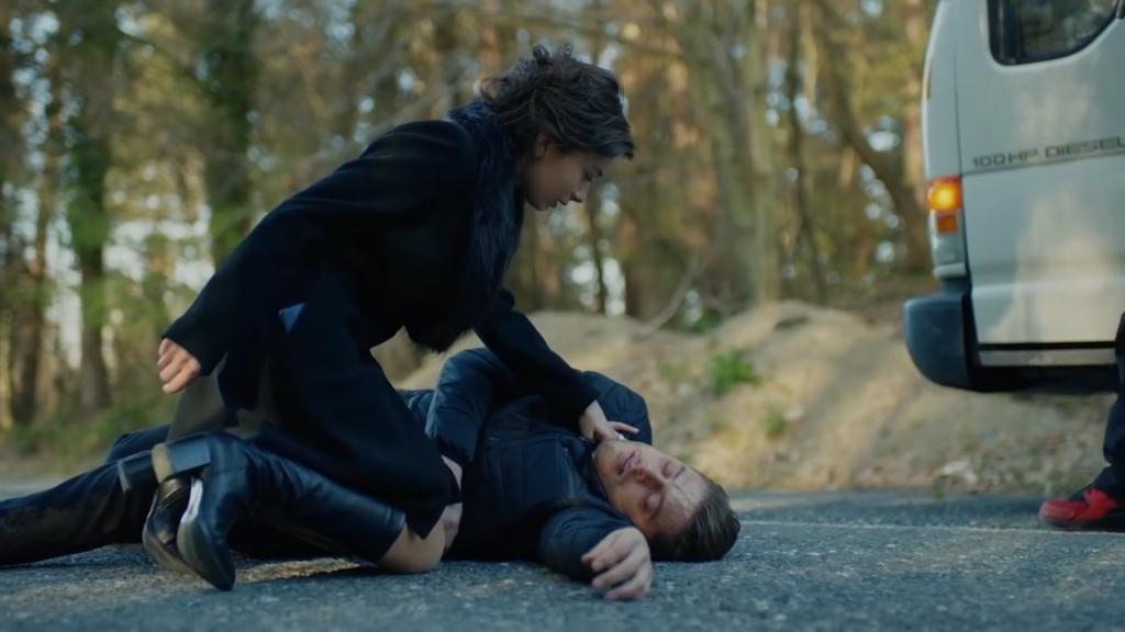 Wieczna miłość odcinek 209: Śmierć Tufana! Asu mówi, że została przez niego porwana! [Streszczenie + Zdjęcia]