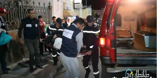 العثور على امرأة متشردة مغمى عليها اثناء حملة لمساعدة المتشردين من تنظيم الوحدة المتنقلة لمركز الإستقبال والعناية والتوجيه العثور على امرأة متشردة مغمى عليها اثناء حملة لمساعدة المتشردين من تنظيم الوحدة المتنقلة لمركز الإستقبال والعناية والتوجيه