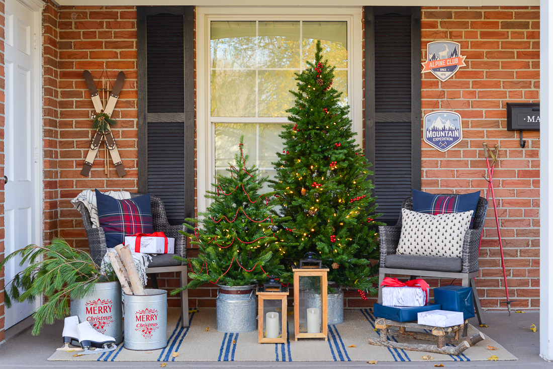 Outdoor Christmas Decorating Ideas for the Front Porch - Rambling ...