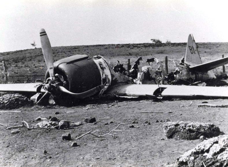 The wreckage of Nishikaichi's Zero BII-120. 