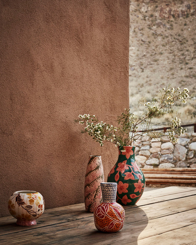    pod-zharkim-solncem-