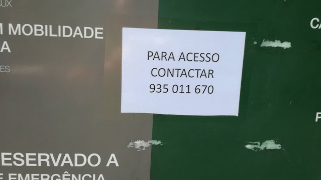 Telefona para acessar á praia para pessoas deficientes