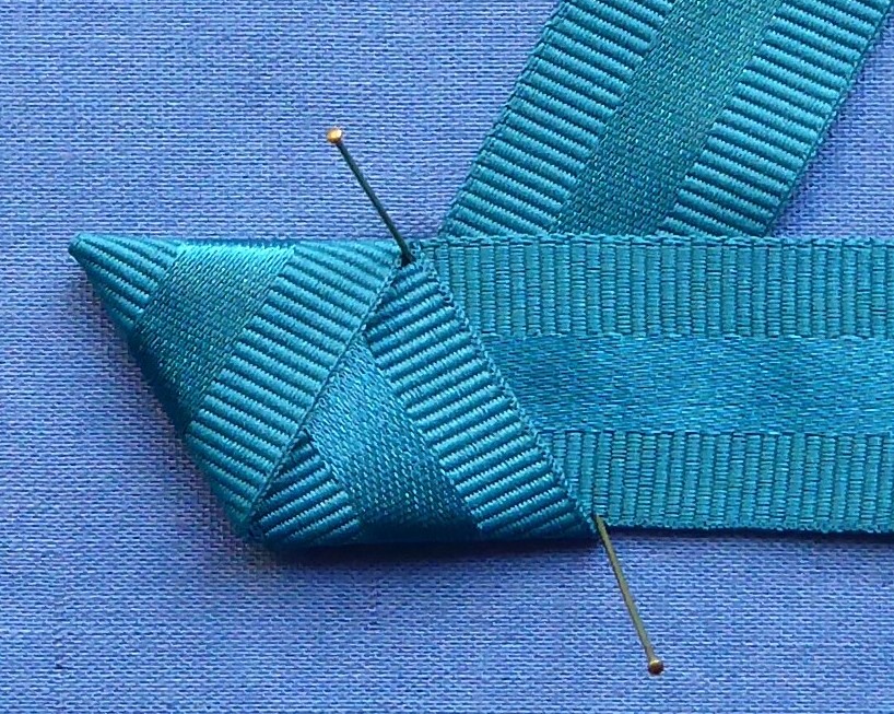 Black Tulip How to make a hexagonal ribbon cockade