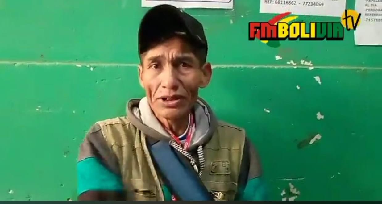 El corresponsal Franklin Guzmán Zambrana aparece en una entrevista en Radio FM Bolivia, horas después de su liberación / FM BOLIVIA