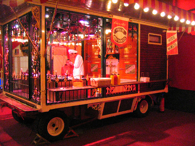 Roulotte grill et restauration du Cirque Roncalli 2006
