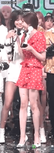 민주 MC일때 상받은 아이즈원