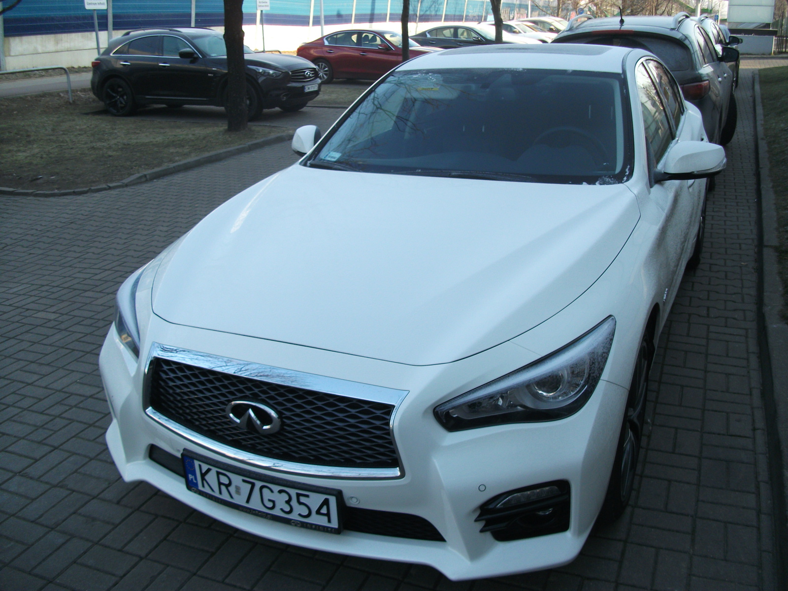 infiniti hybryda Q50