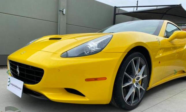 Justiça vai leiloar leiloar Ferrari de R$ 659 mil apreendida em operação da PF