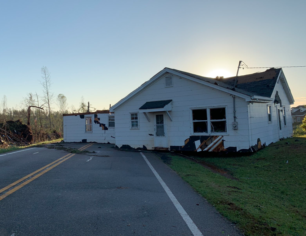 The Big Wobble Tornado Outbreak Tears Across the South, Killing 32