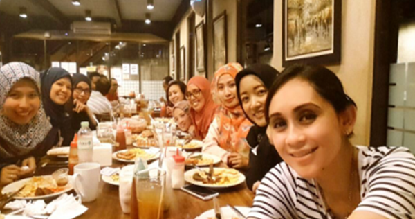 42 Arti Mimpi Tentang Makan Nasi Menurut Islam Primbon Jawa dan Erek