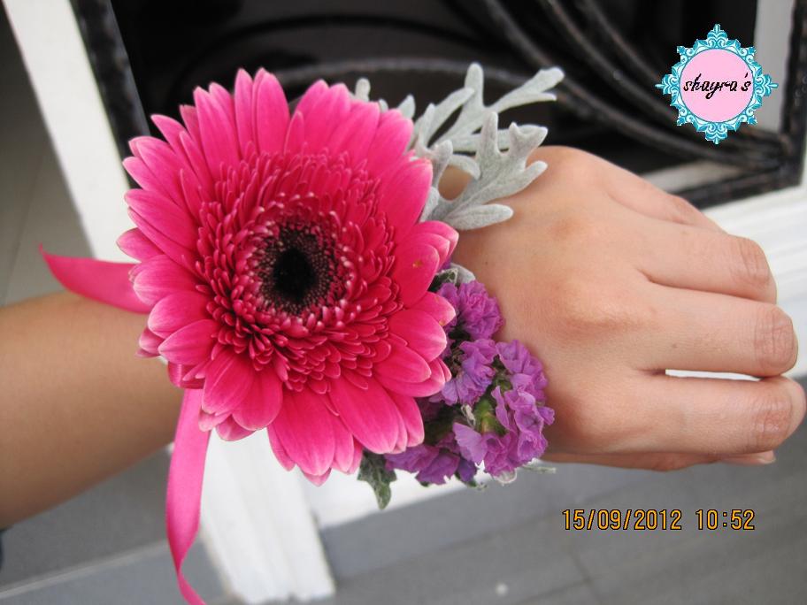 Flora by Shayra Fresh Flowers Wrist Corsage