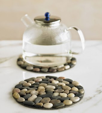 30 Awesome DIY Projects that You’ve Never Heard of - Pebble Placemat