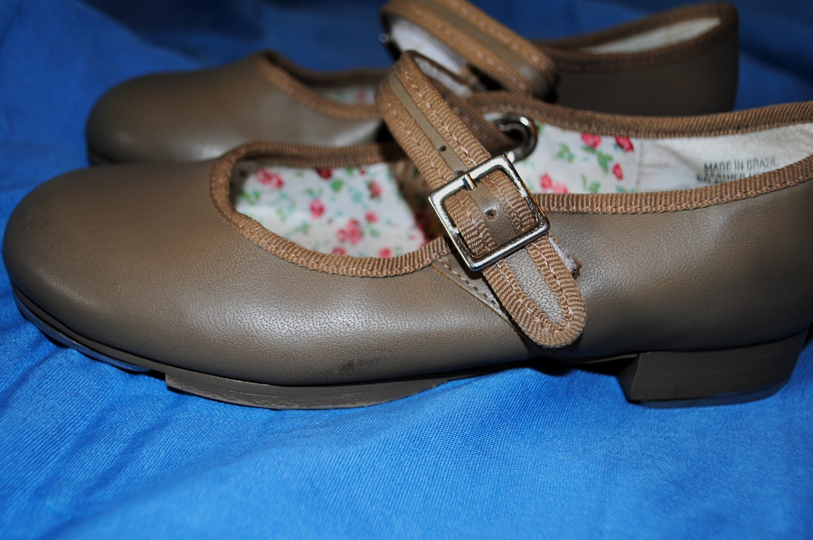 Let's Raise the Barre Capezio Tan Tap Shoes, size 13